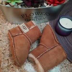 Baby ugg booties